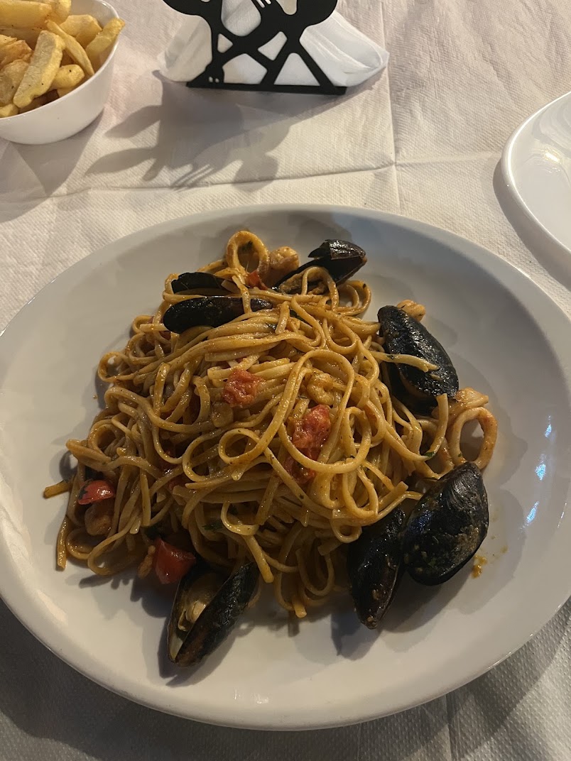 Seafood spaghetti with mussels